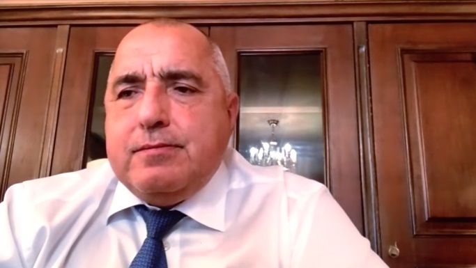 Близки до премиера разкриха как са лекували Борисов!