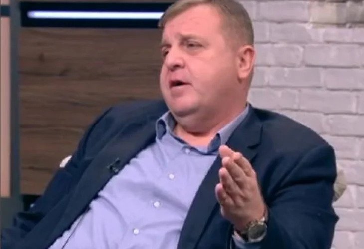 Каракачанов скоростно подписва договор за 50 млн. за бойни машини без търг и без контрол