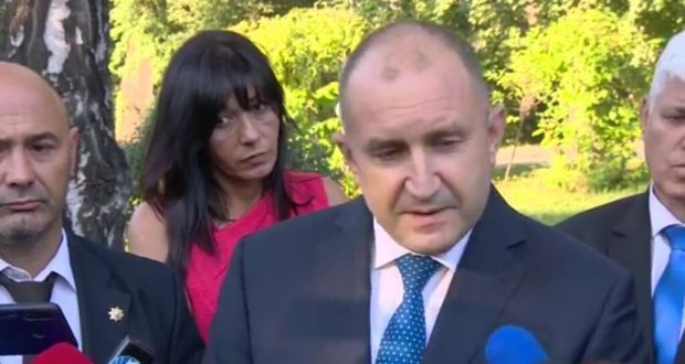 Румен Радев: Българите не умират от КОВИД, а заради управлението на България!