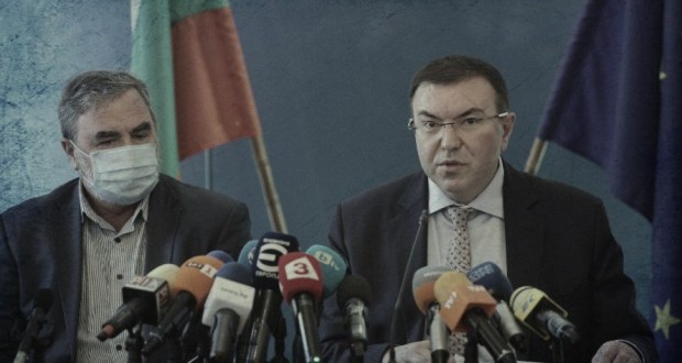 Нови мерки: Връщат часовите коридори за възрастните и още много ограничения
