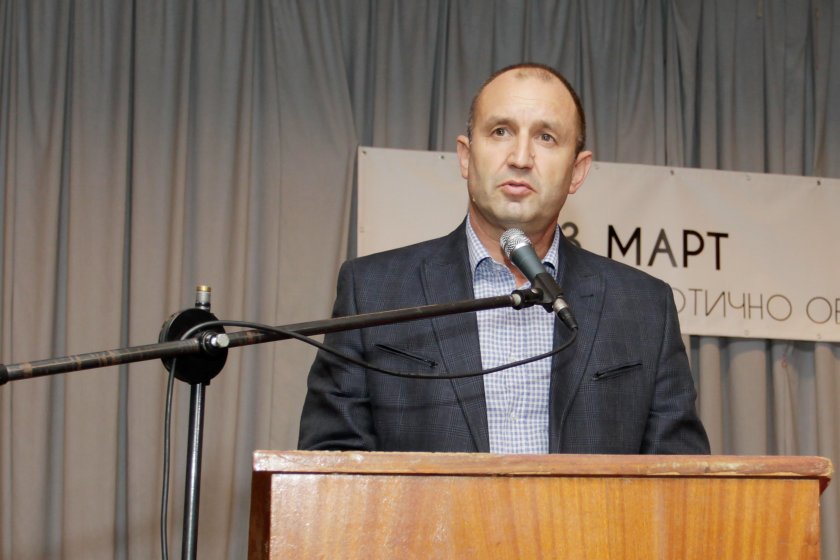 Официално от Дондуков 2: Радев се кандидатира за втори мандат и без БСП