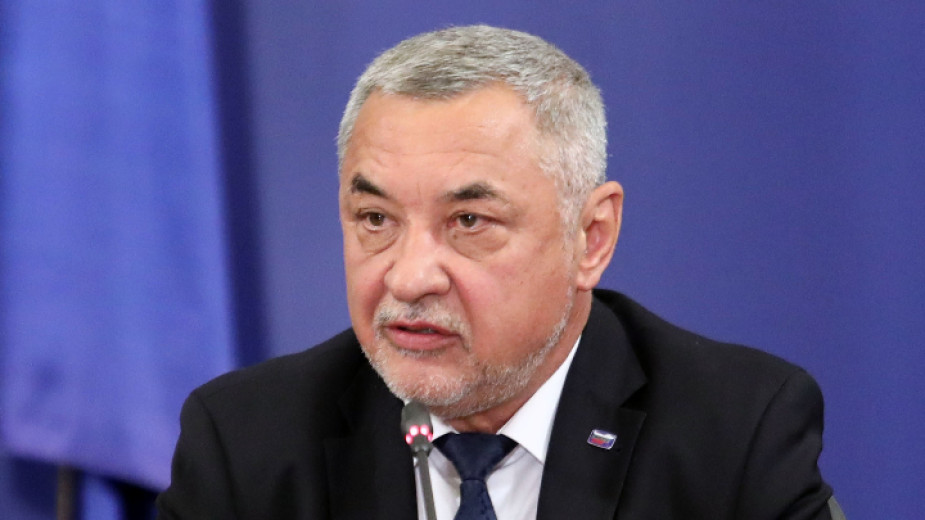 Съдът оправда Валери Симеонов за „кресливи жени с уж болни деца“