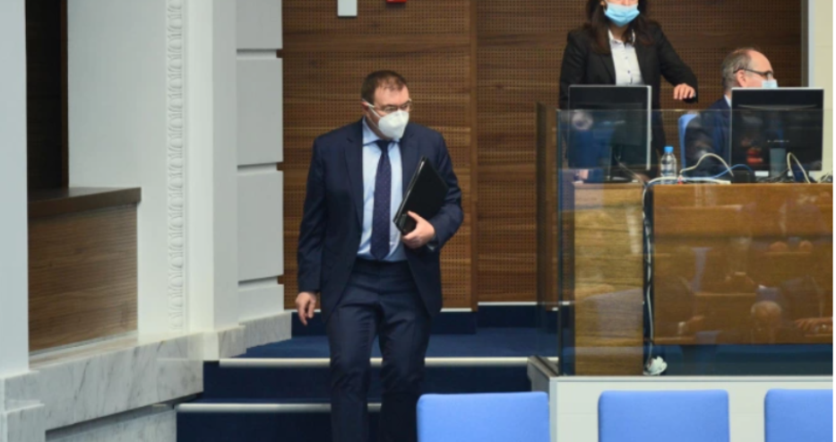 Ангелов: Ще затегнем мерките, ако болните се увеличат до 200 на 100 000 за 14 дни
