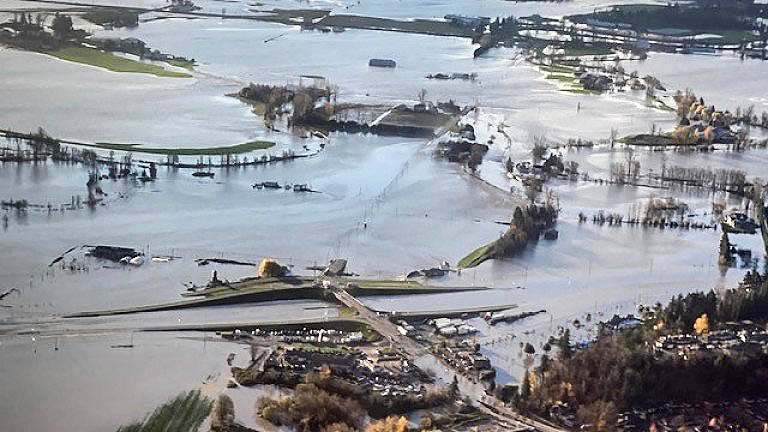 Невиждана от век буря удари Ванкувър