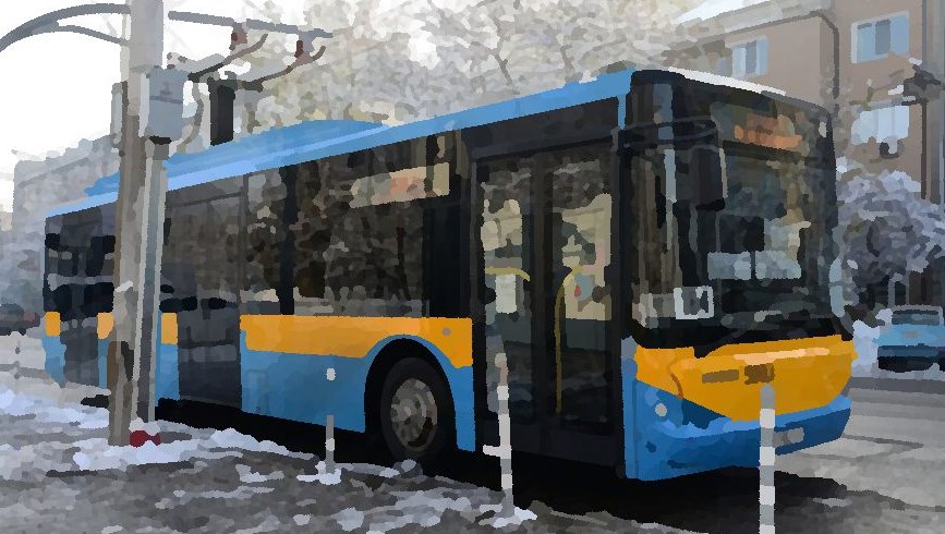 Ледена епоха в София: Градският транспорт вози с мразовити електробуси