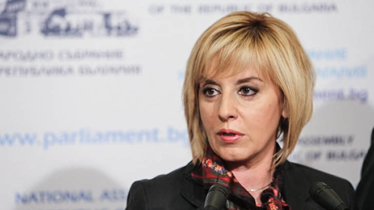 Манолова готова да работи със Стефан Янев, но при условия