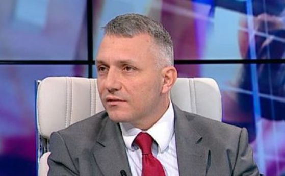 Адвокат Хаджигенов: Заличени са доказателства от колите в катастрофата