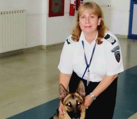 Полицай за Симона Радева: Извратенячка, достойна за пилон!