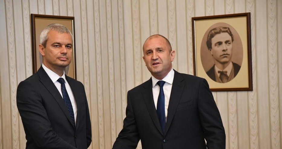 Костадинов удари по Радев