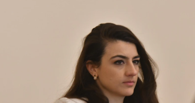 Лена Бориславова: Нямам опита, за да въртя цяла държава на пръста си