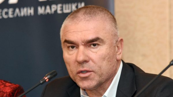 Марешки продава бензиностанциите си !