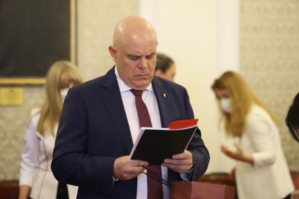 Гешев: Нямам личен интерес да проверявам Пеевски