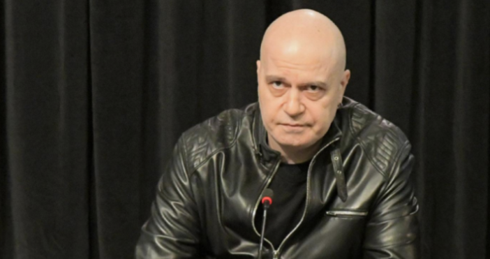 Слави Трифонов с извънредно изявление