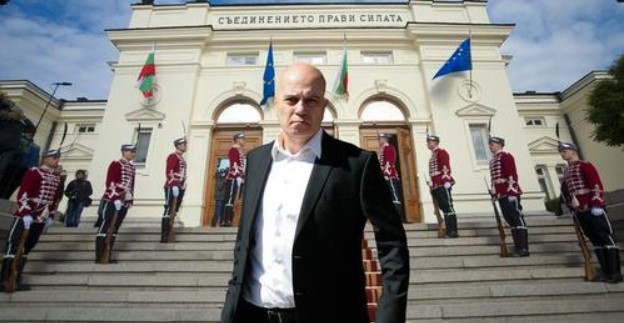 Слави Трифонов избухна с нова гневна реакция и ги разсипа публично