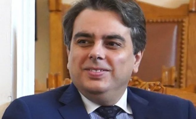 Асен Василев шашна цяла Европа. Искат го в правителствата на Германия и Великобритания