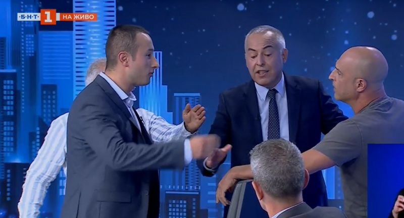 Светльо Витков налетя да бие социалдемократа Димитър Митев