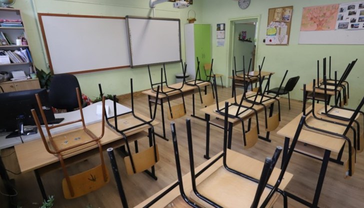 Онлайн обучение за учениците през зимата заради сметките за парно