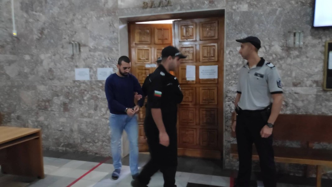 Домашен арест за шофьора причинил катастрофата в Стражица
