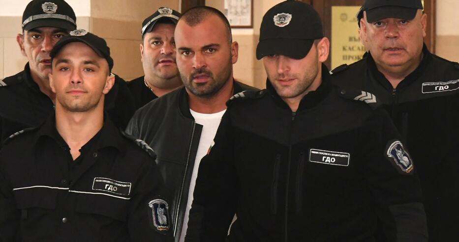 Шофьорът на Поршето убиец с първи думи: Извинявам се на семейството ми