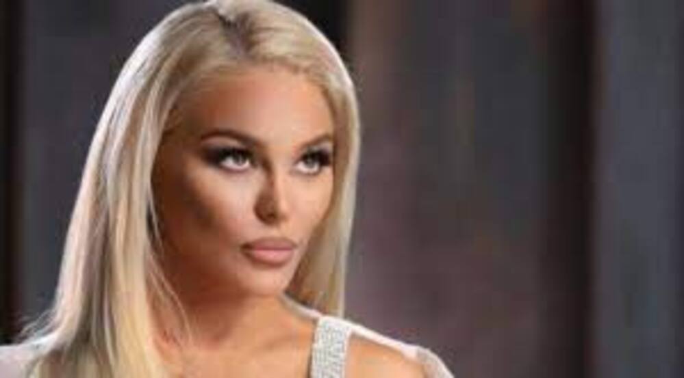 Деси Слава изпадна в нелепа ситуация