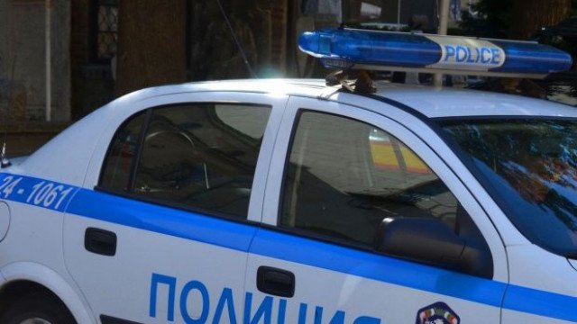 Издирват три момичета, избягали от кризисен център от семеен тип във Варна