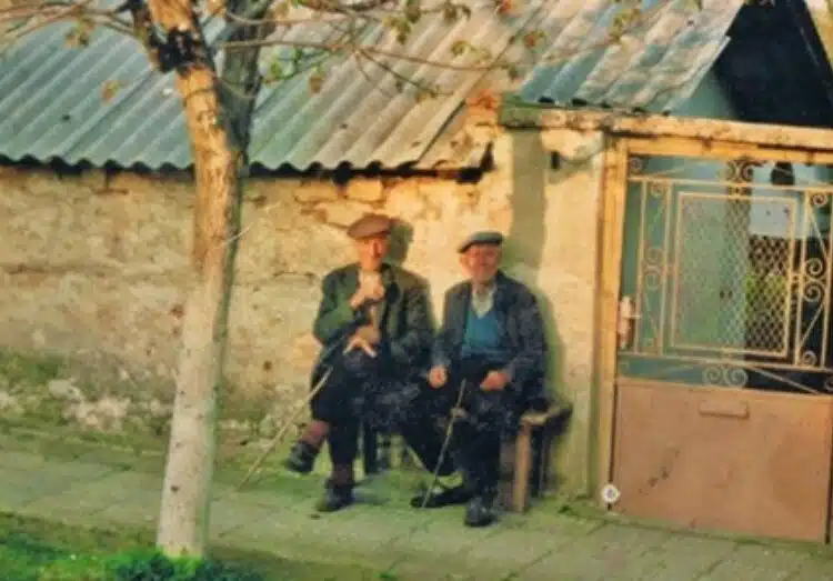 На бащите, които вече ги няма. И на тези, които все още са тук. На теб, тате!