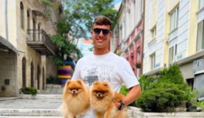 Филип Буков гадже със студентката Ива.