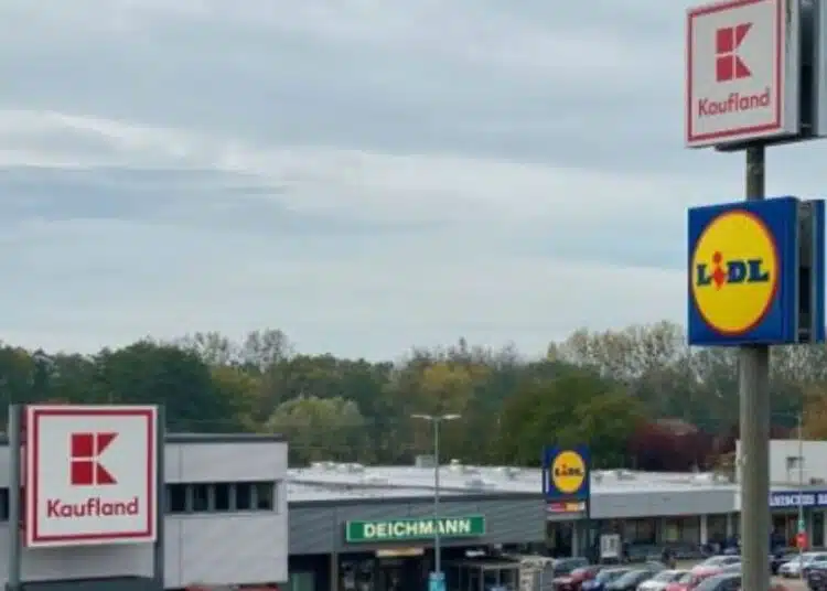 Kaufland и Lidl с важно съобщение за клиентите си! Дават ваучер на всеки, който…