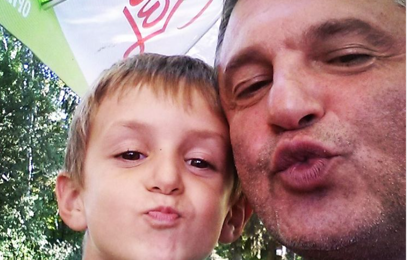Синът на Милен Цветков в училище за 10 бона
