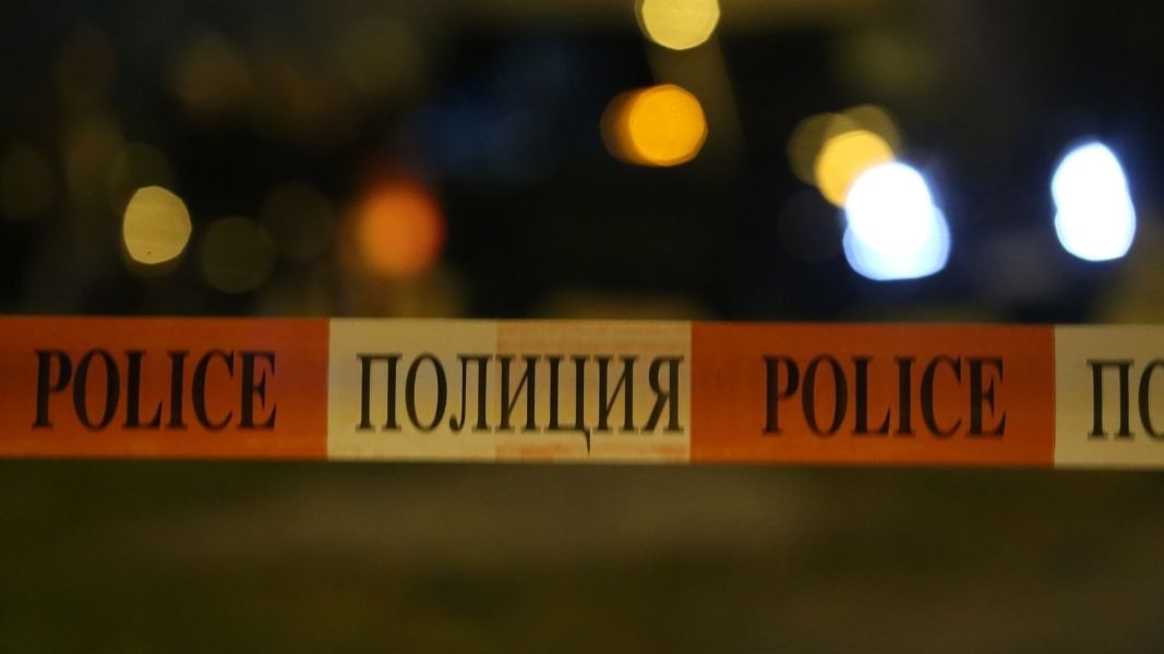 Автокрадец застреля трима полицаи с автомат