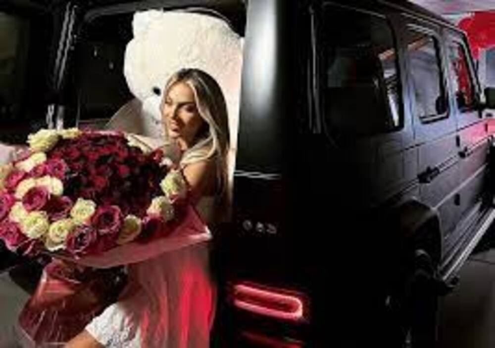 Златка Райкова се фука с нова кола за 400 бона