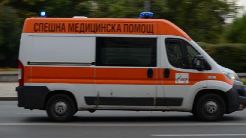 Мъж почина на спирка в София
