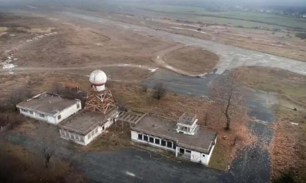 „Пладнешки обир“: Върху летище изниква най-големият фотоволтаик в България