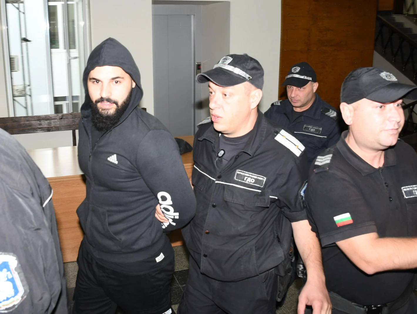 Свидетели закопаха Георги с макетното ножче: Закарахме го при Дебора, после го прибрахме от дома й