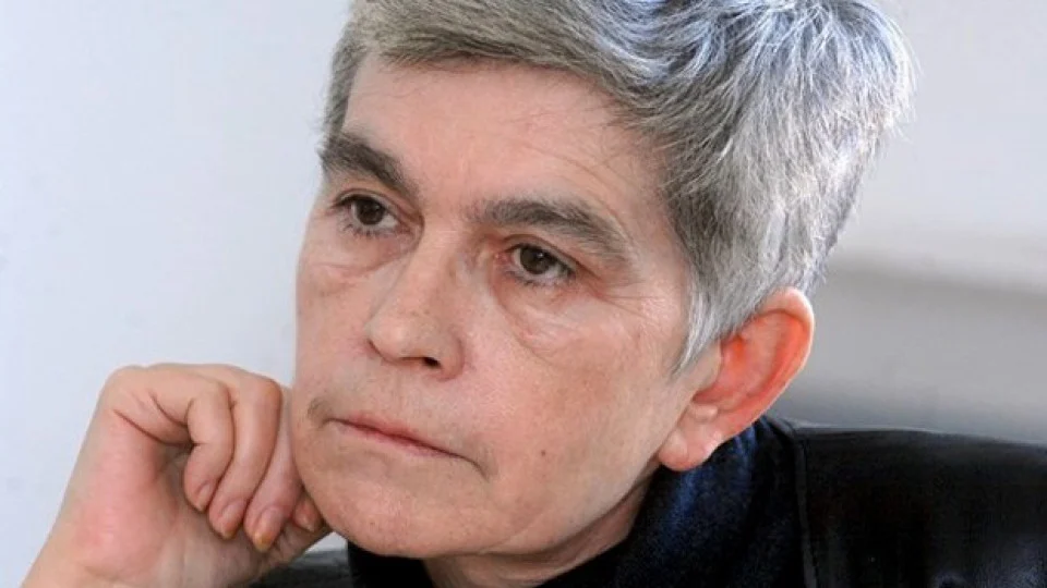 Велислава Дърева снима враговете на МОЧА