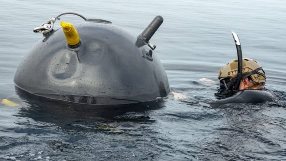 УЖАСЪТ Е ТУК: Морска мина избухна на плаж на 30 км от България