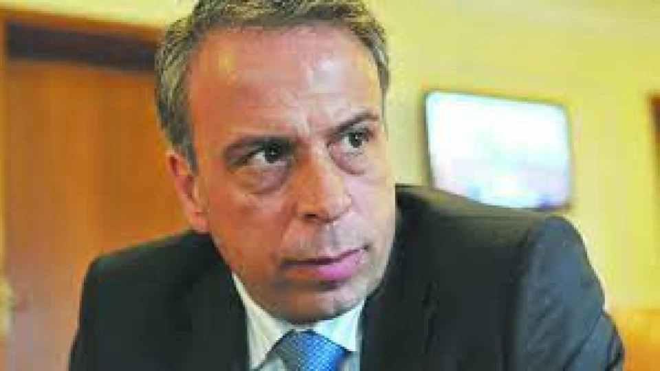 Емил Димитров: Страхувам се да върна семейството си в България