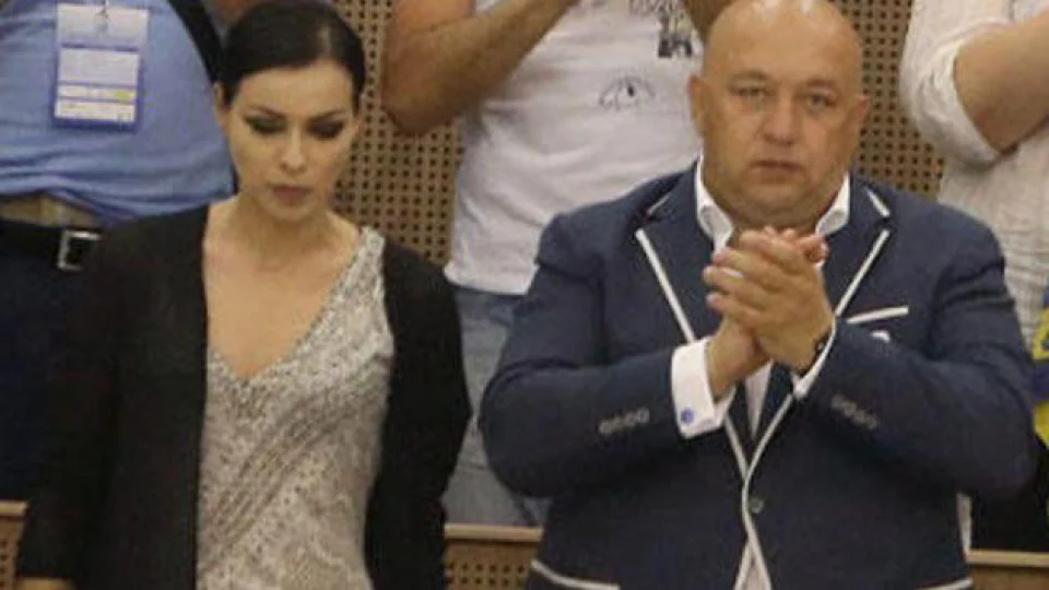 След като Красен Кралев я заряза, заради млада моделка: Вижте "съсипаната" Виктория Петрова!