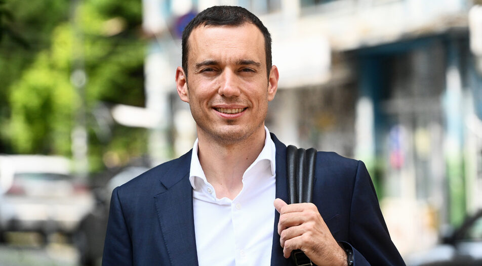 Васил Терзиев се разходи в нюзрума на бТВ. А какво мисли за това ръководството на „bTV Media Group“?