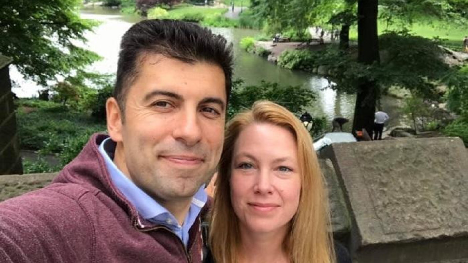 Скандален въпрос в центъра на София: Линда, съпругата на Кирил Петков, бременна ли е?"
