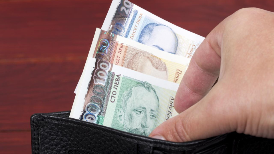 Средните заплати у нас стават 5 000 лв.