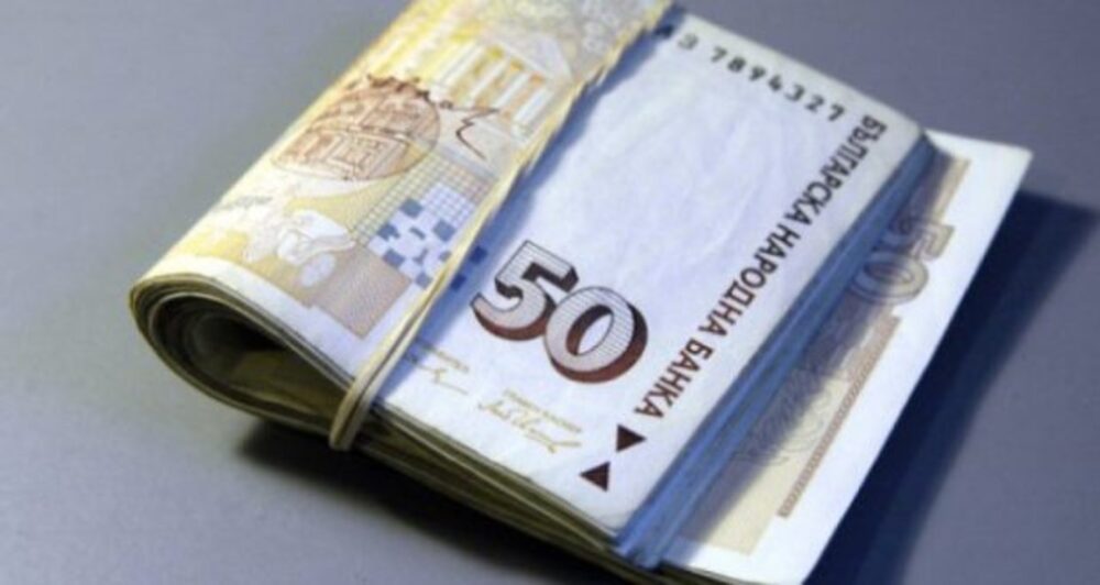 Средните заплати у нас стават 5 000 лв.