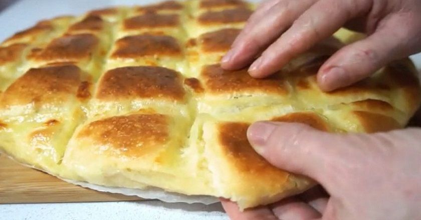 Питка със сирене за 15 минути. Въздушно тесто и вкусен пълнеж