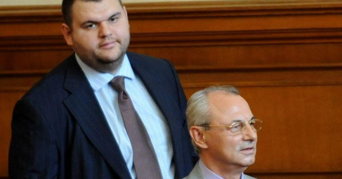 По 50 млн. лв. месечно от контрабанда минават по „пътя на Копринката“, за да стигнат до Румен Радев