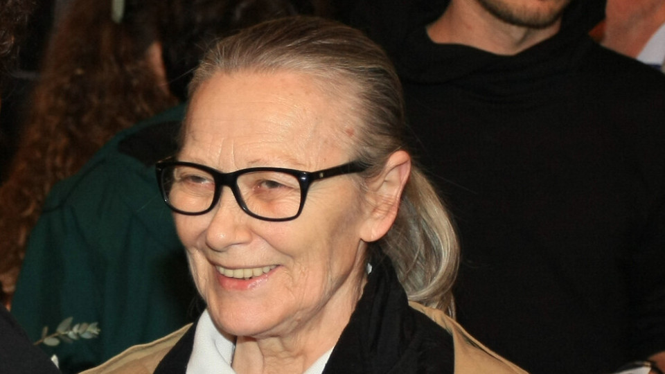 Ослепителна, без да е суетна – Цветана Манева на 80: Животът ми заслужава да го напусна с класа