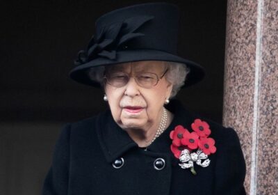Посегнаха на най-скъпото на покойната кралица Елизабет Втора (Много снимки)