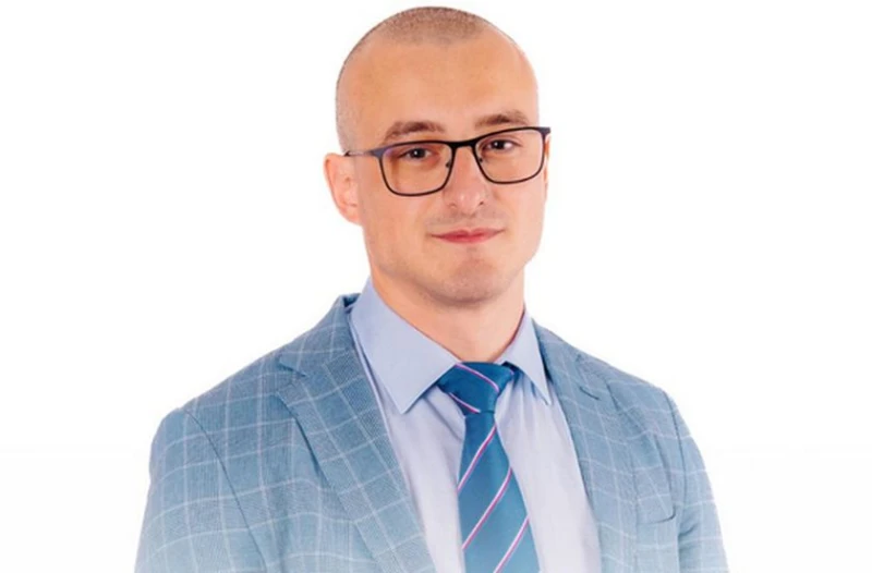 Общинският съветник, който беше задържан с наркотици, отвърна на удара