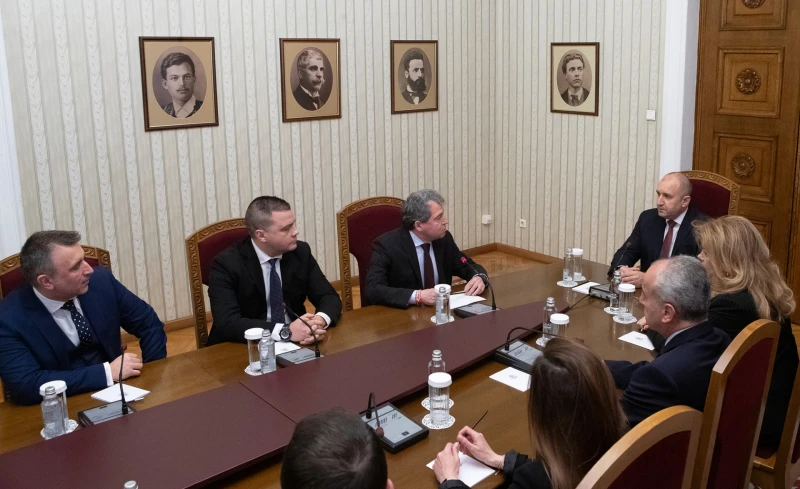 Консултациите при президента приключиха