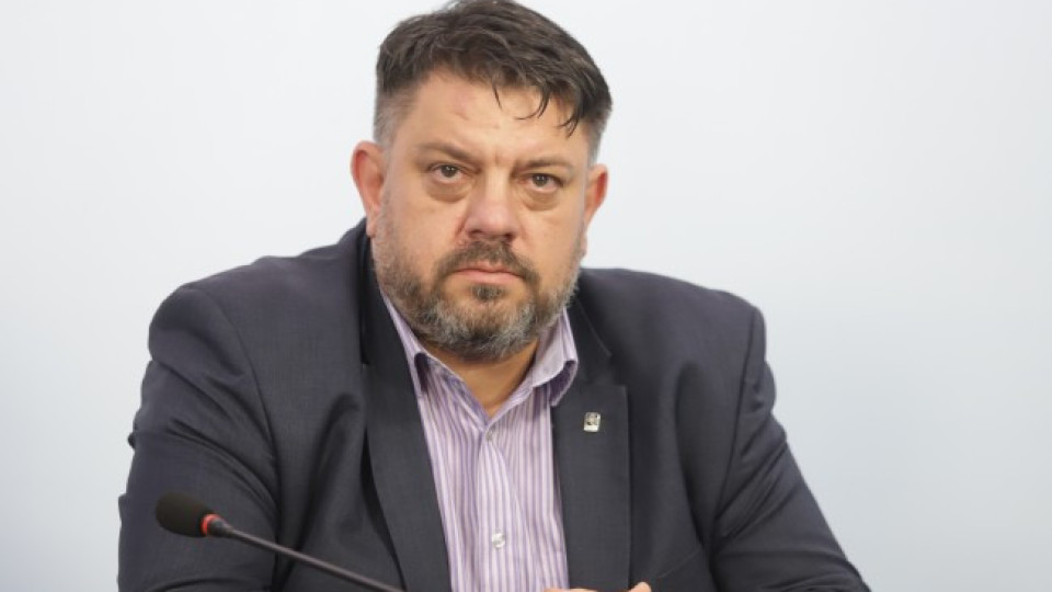 Пробив! Атанас Зафиров ще ръководи БСП до конгреса. “Тук не е СДС”, скандираха младите социалисти. Вътрешната опозиция се втвърди