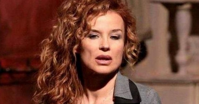 64-годишната Аня Пенчева скри шапката на моделките с перфектни крака и нито грам целулит!